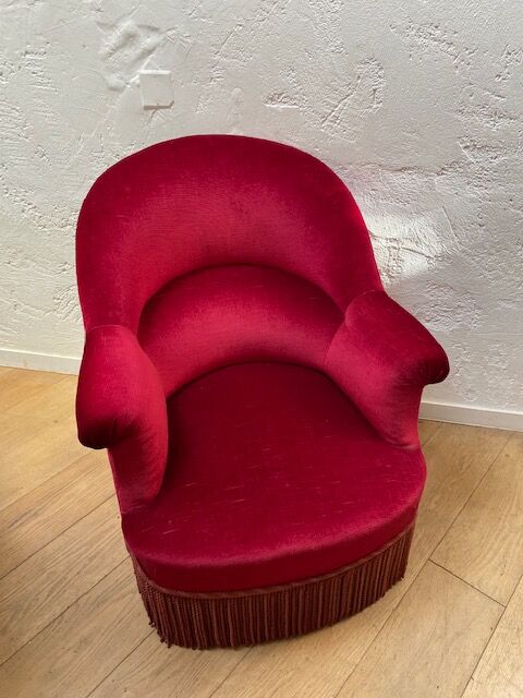 Velvet toad armchair