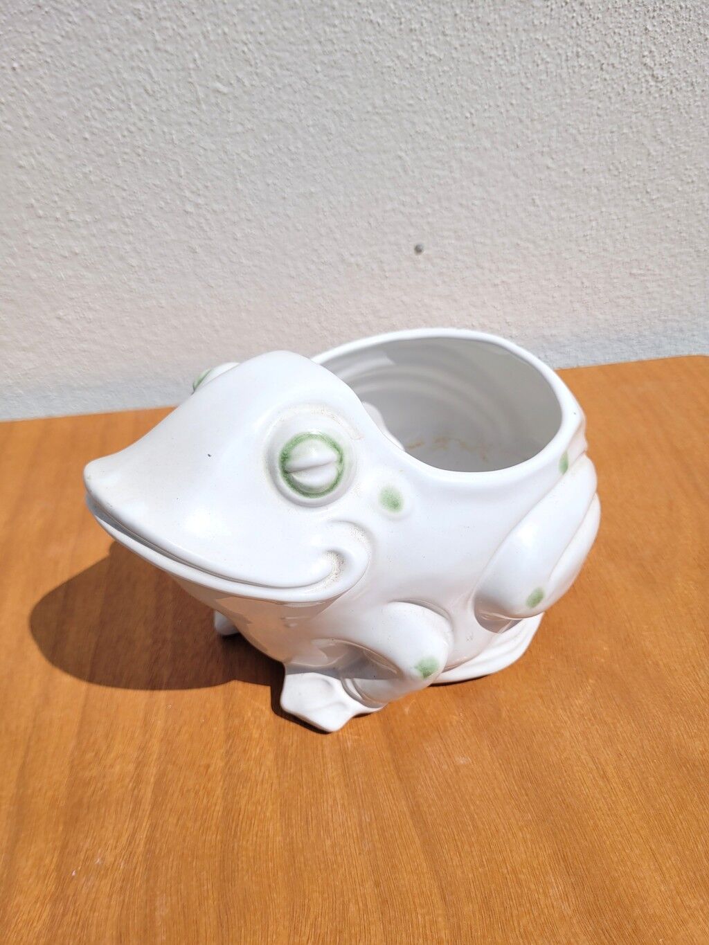 Ceramic frog cache-pot Italy