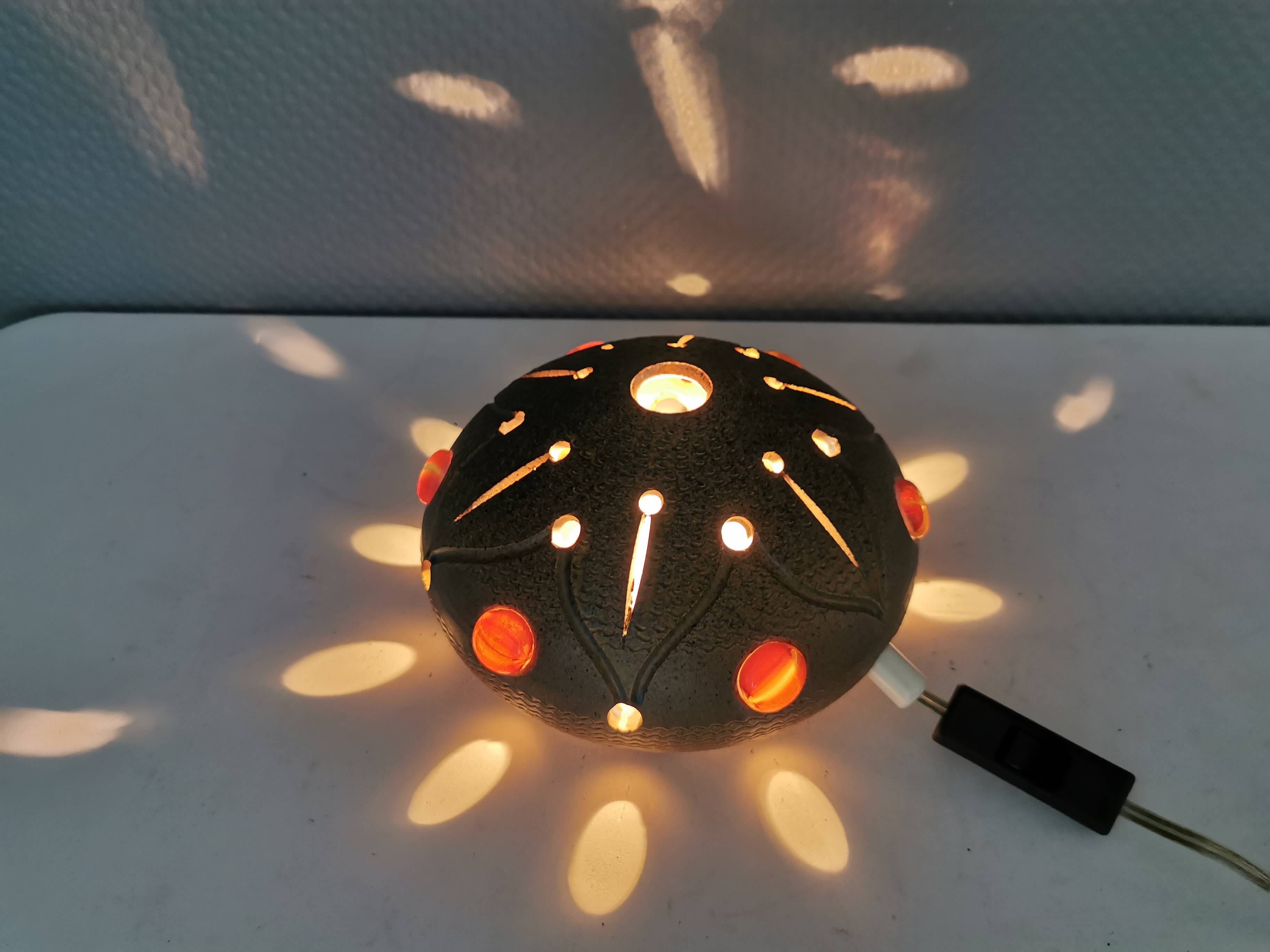 Small ceramic wall lamp (can also be used as a table lamp) space age style. Danish 1970s