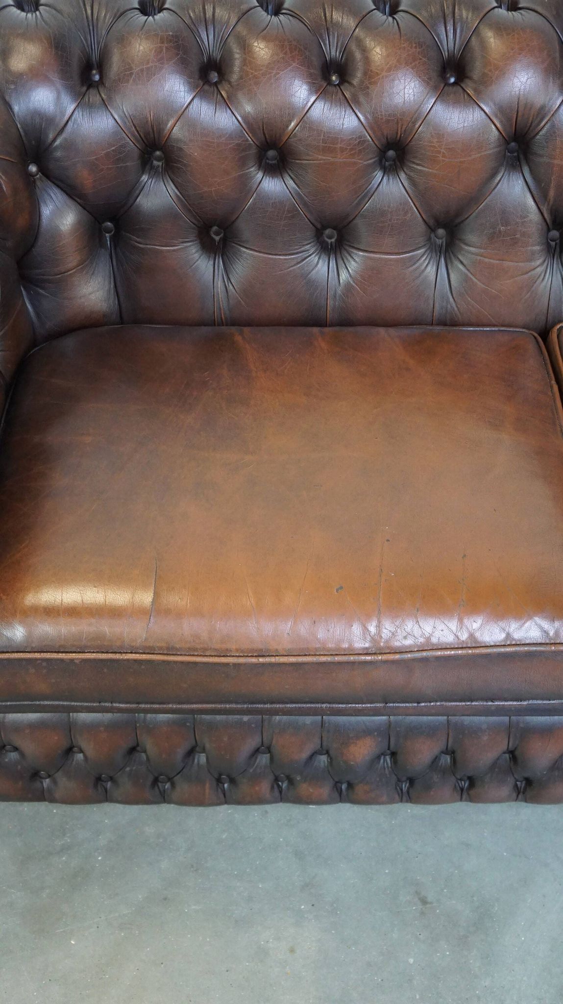 English Chesterfield 2.5 seater sofa in dark brown flamed cowhide leather