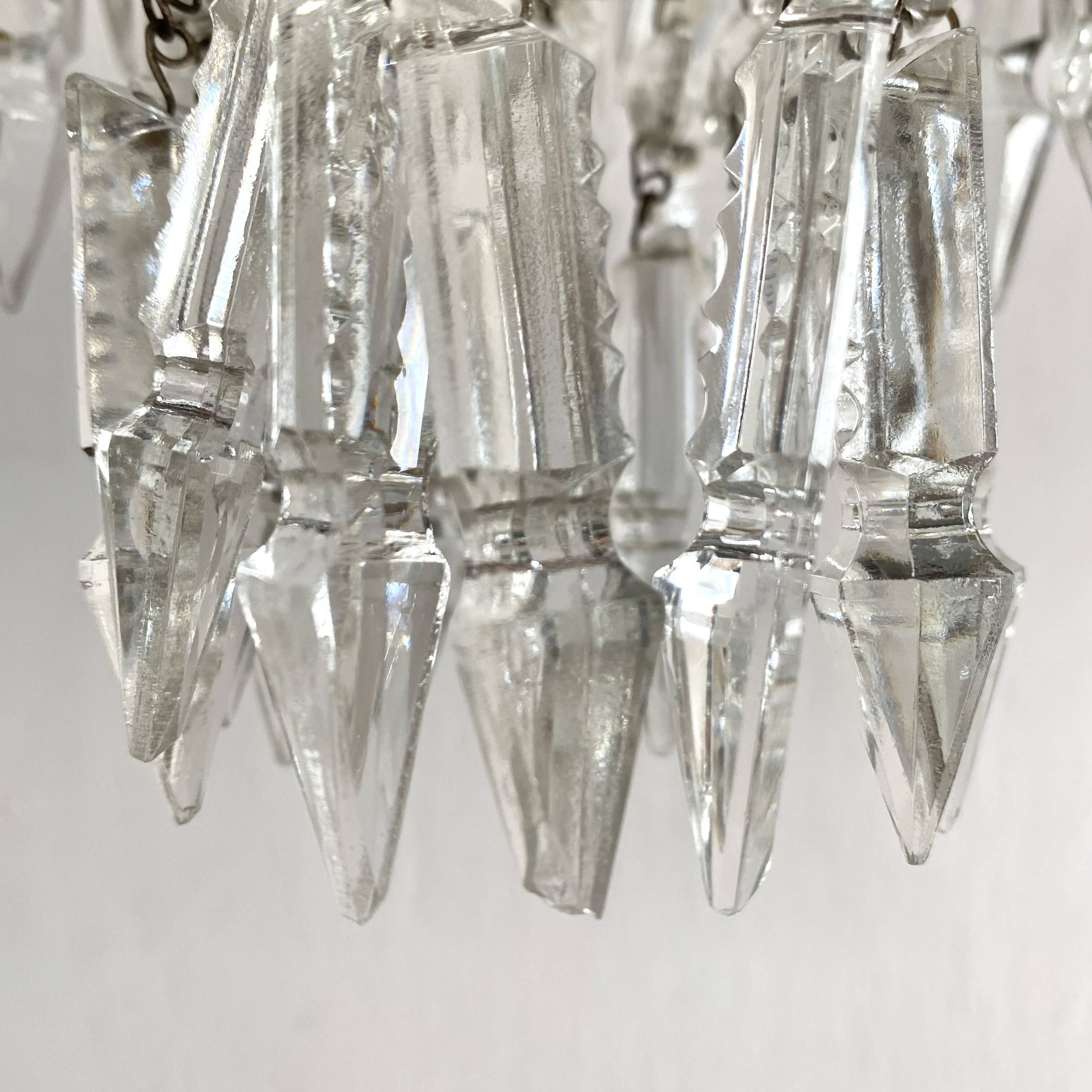 Ceiling light or pendant light with tassels