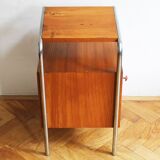 Table de chevet moderniste
