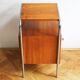 Table de chevet moderniste