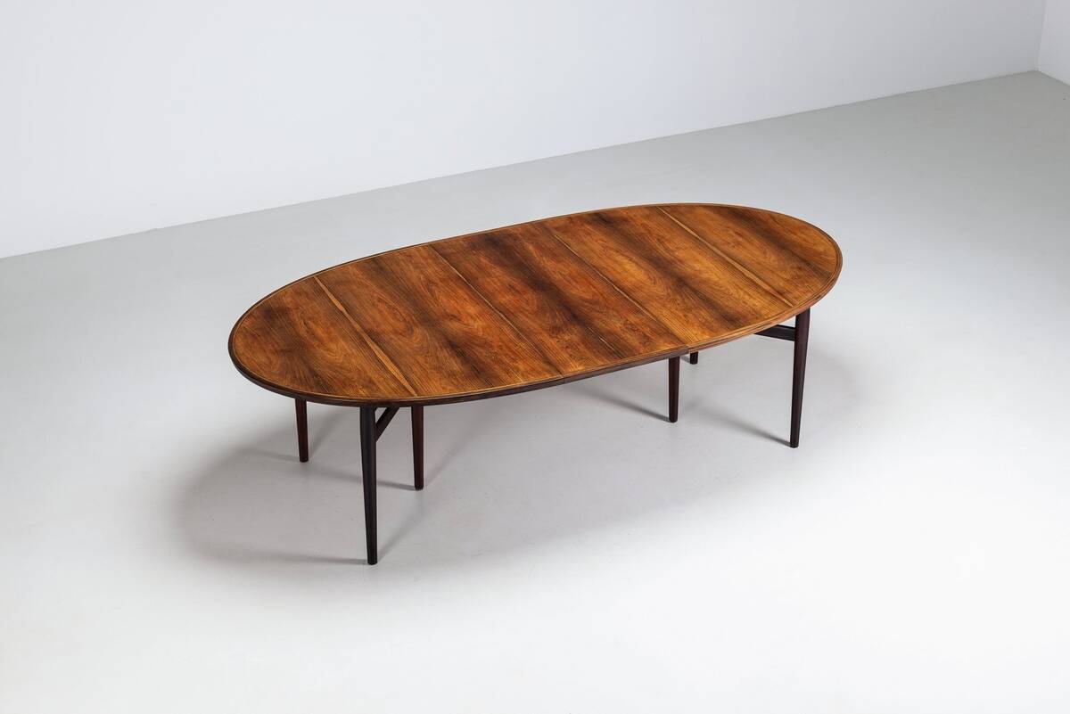 Arne Vodder oval dining table model 212 in rosewood Sibast Denmark 1960