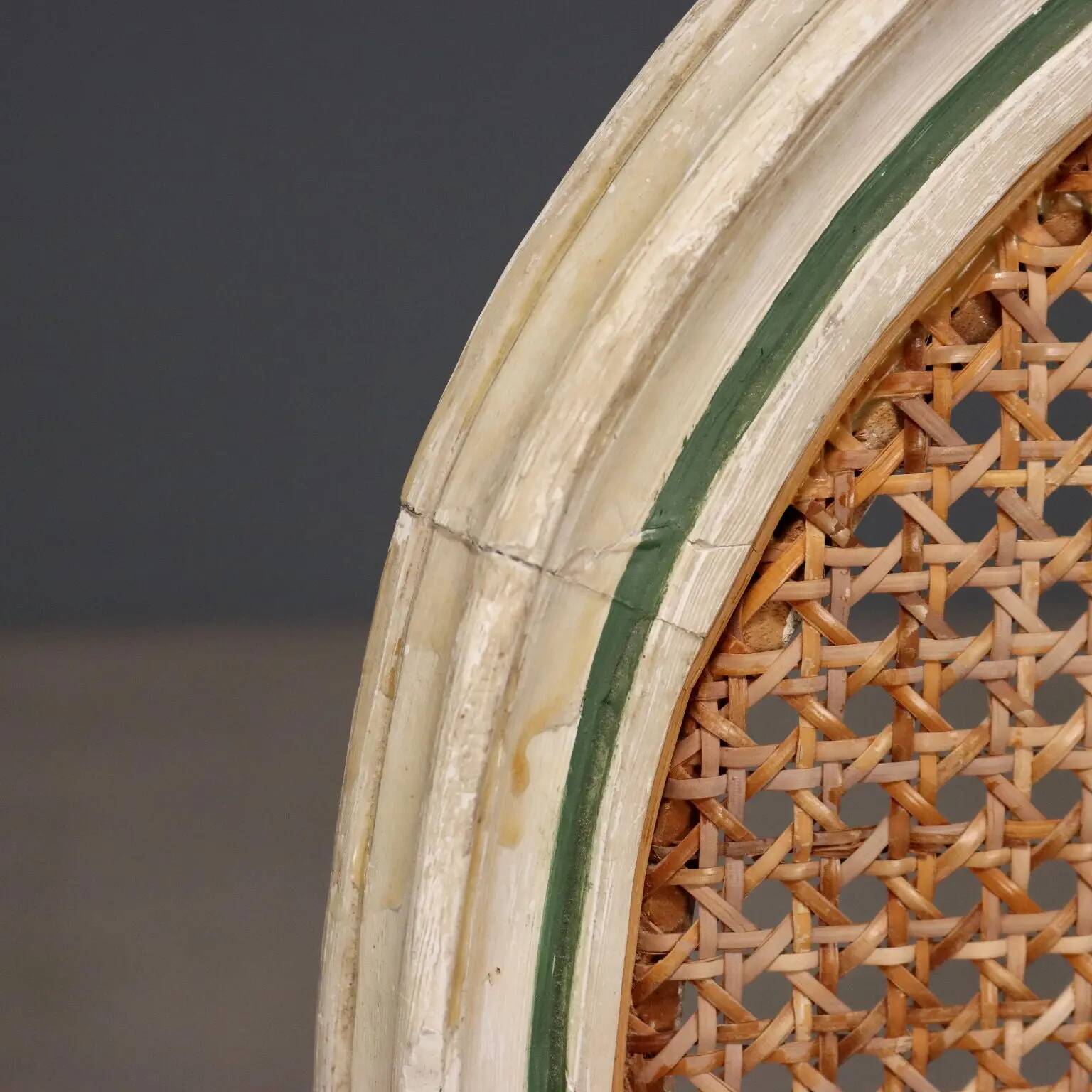 Paire de chaises anciennes en bois laqué et cannage, Italie, XXe siècle
