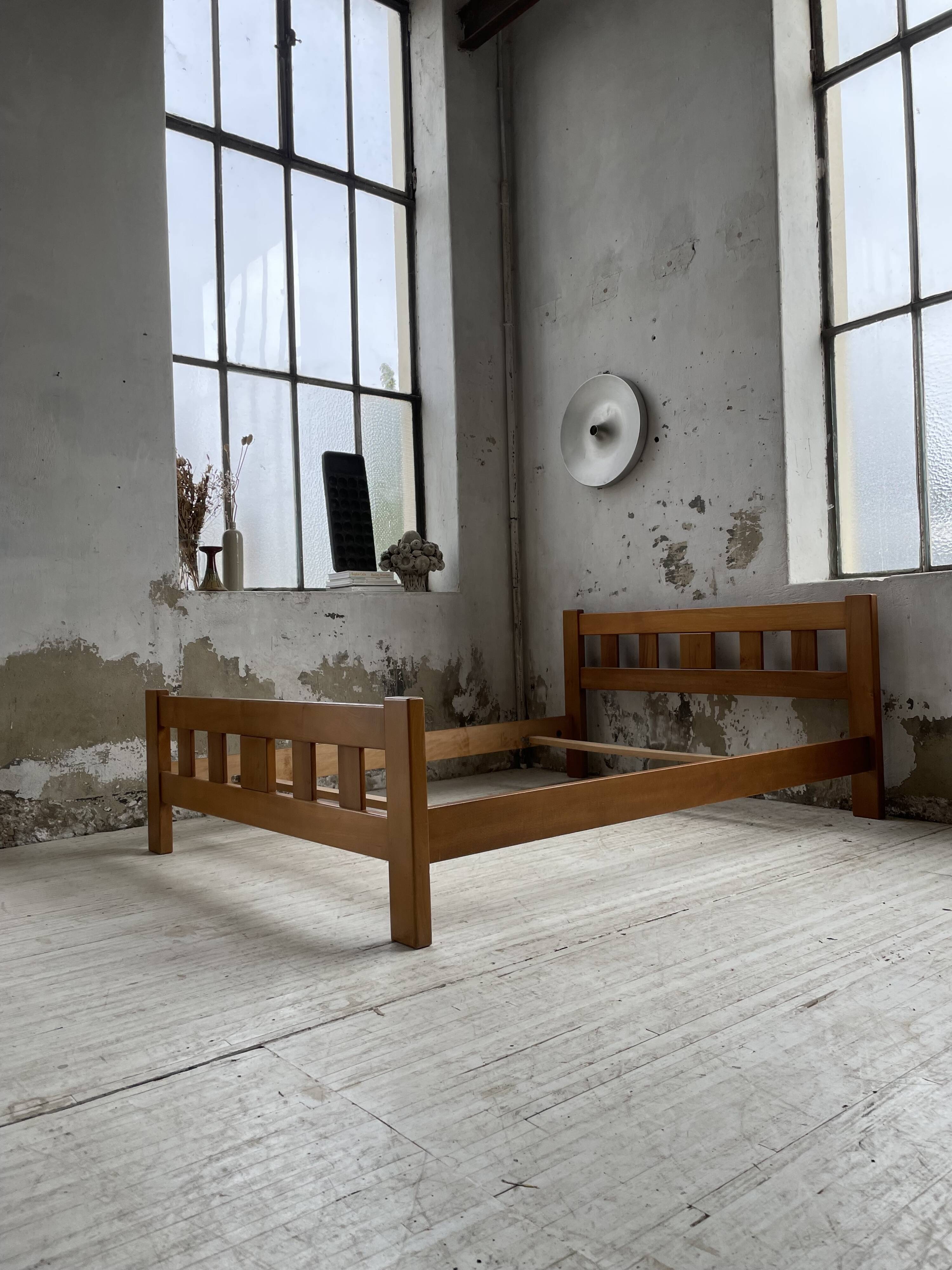 Maison Regain solid double bed 140 cm