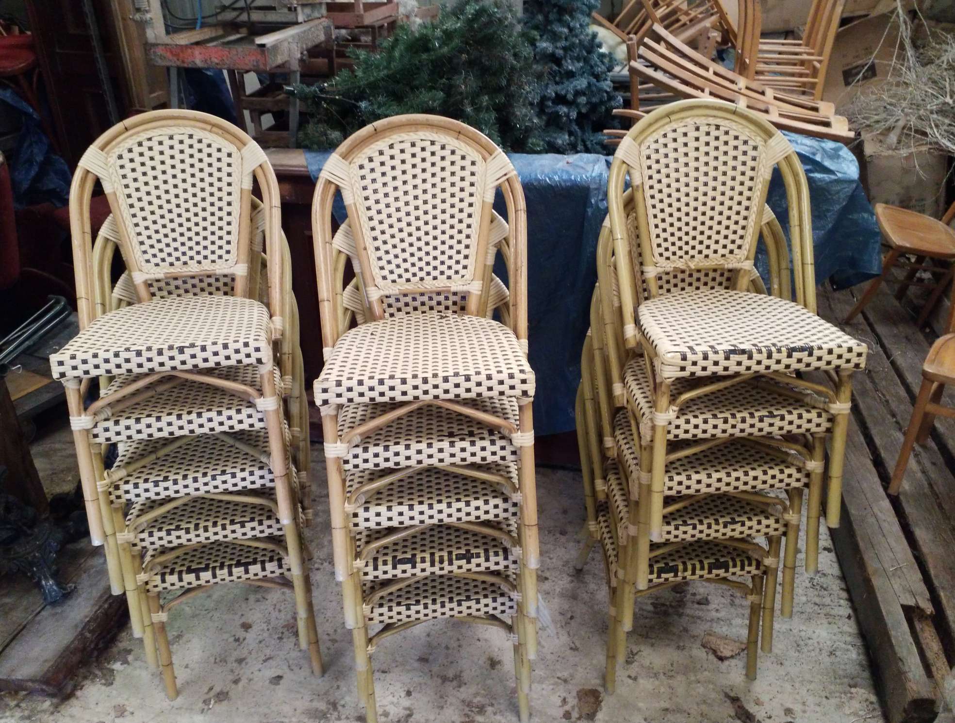 15 terrace chairs