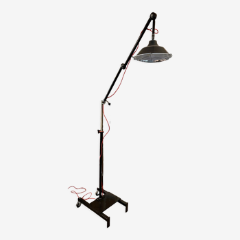 Ancienne lampe d’atelier