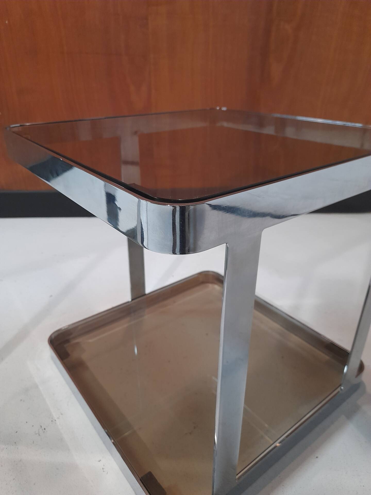 Paire de tables d'appoint ou bouts de canapé vintage