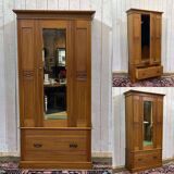 English wardrobe in walnut from the early 20th century.