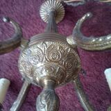 Bronze chandelier has 4feux