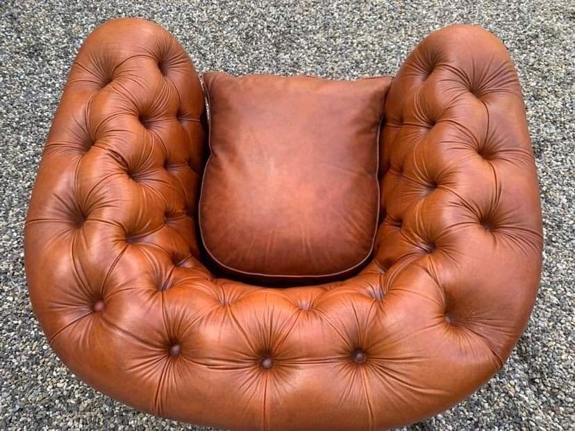 Salon canape and 2 chesterfield armchairs in vintage cognac leather from the 1970s