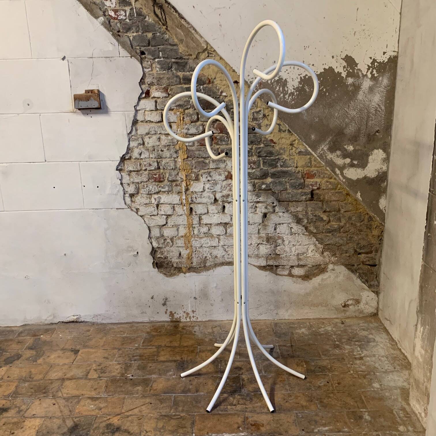 Original white lacquered metal coat rack from the 1980s