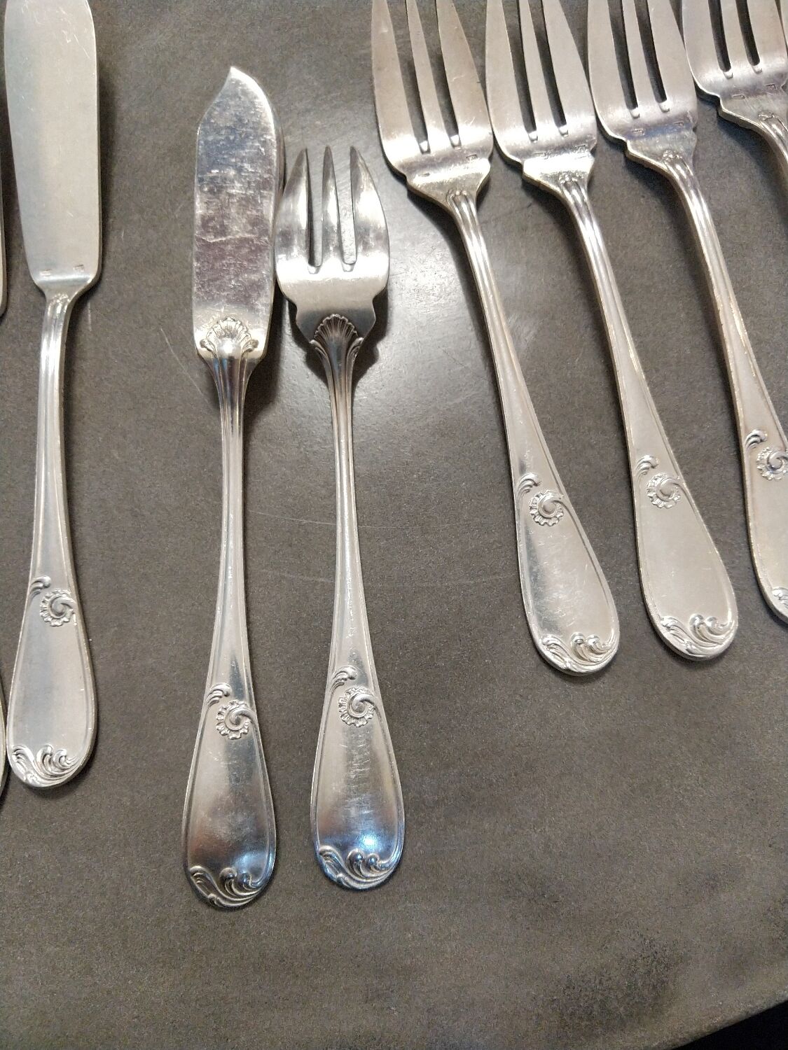 16-piece silver-plated fish set