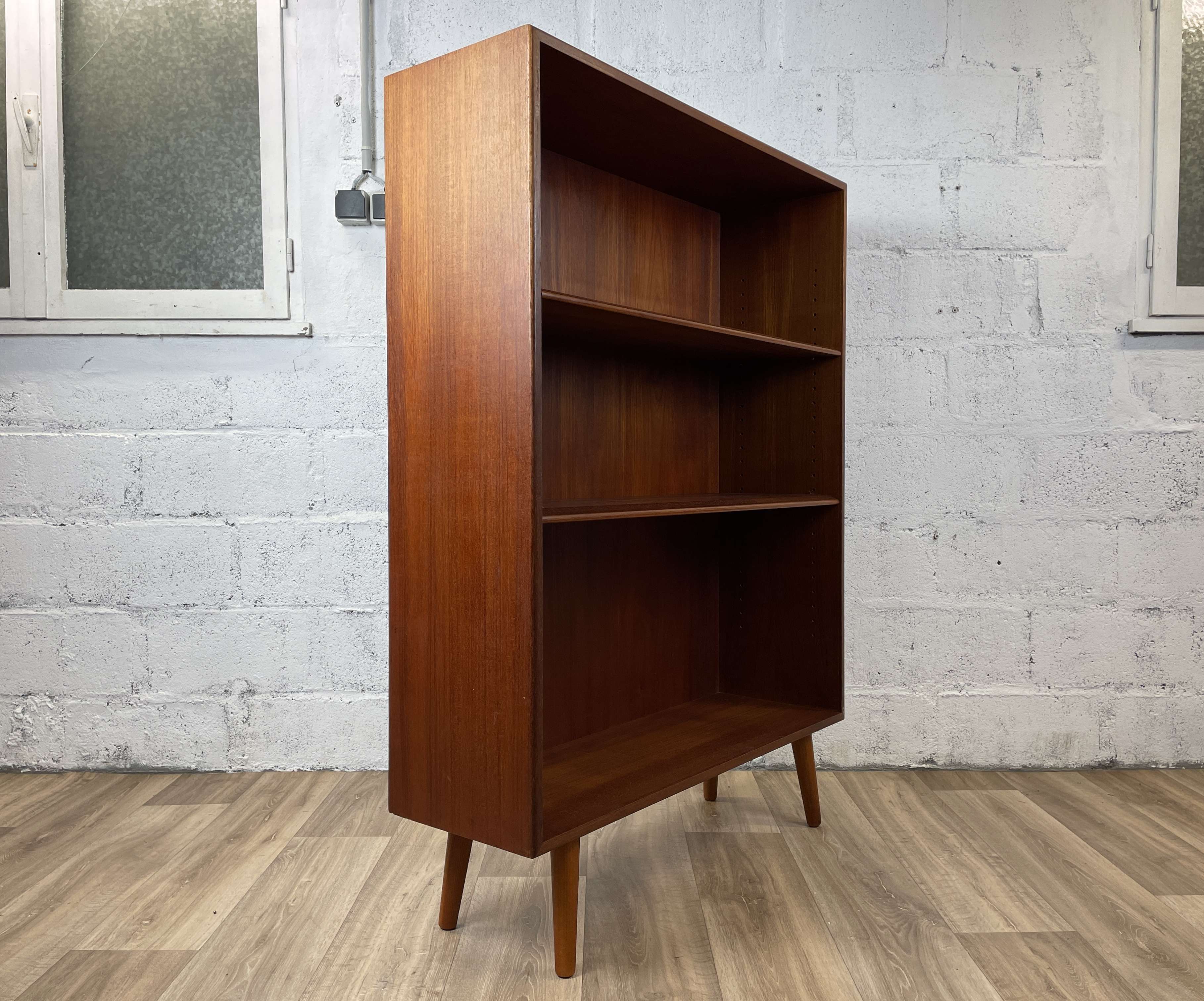 Vintage Scandinavian teak bookcase by Børge Mogensen for Søborg Møbelfabrik, 60s