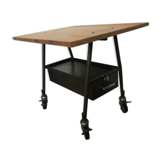 Industrial table with wheels