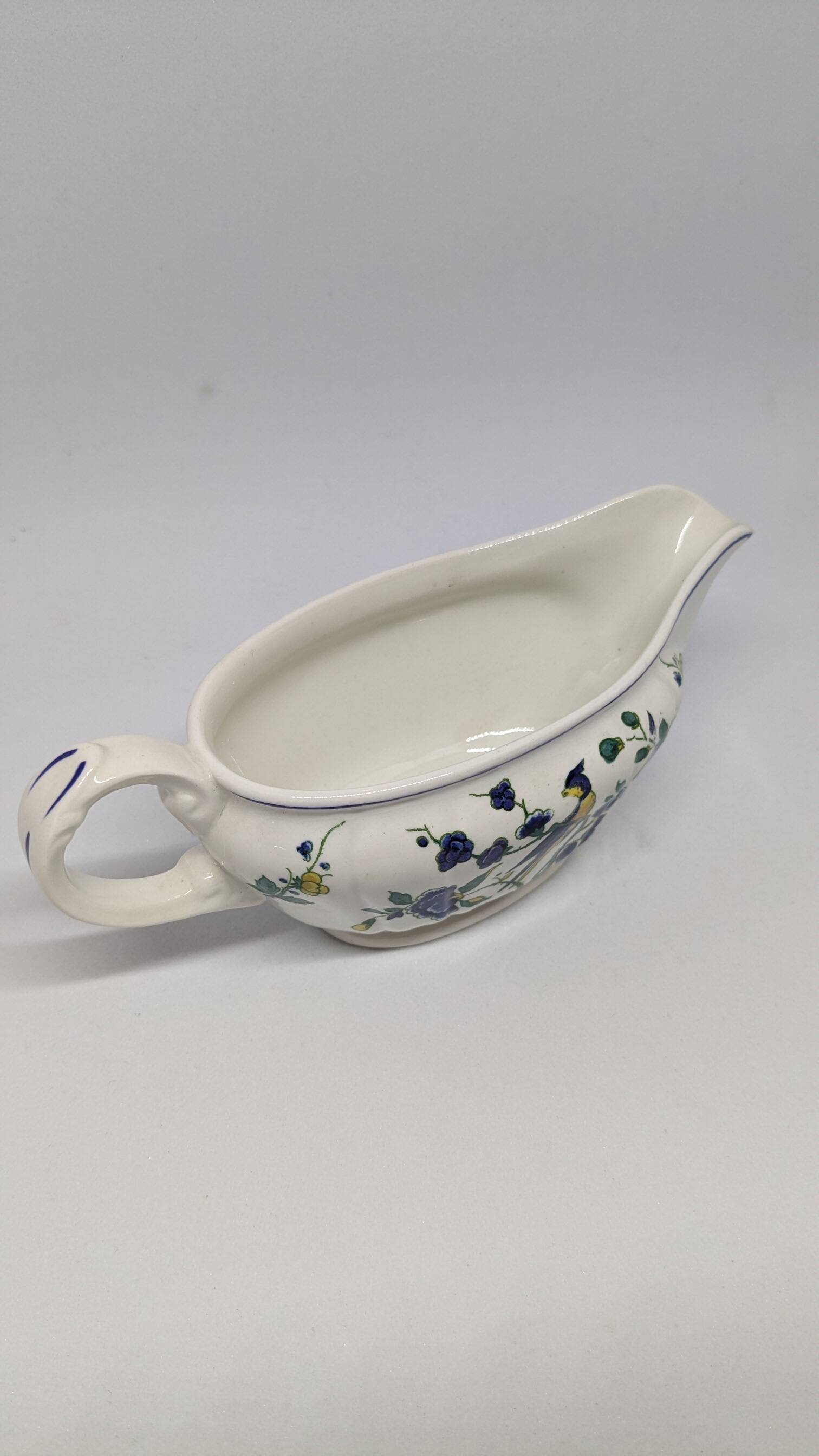 Small Villeroy and Boch gravy boat - Phoenix blue
