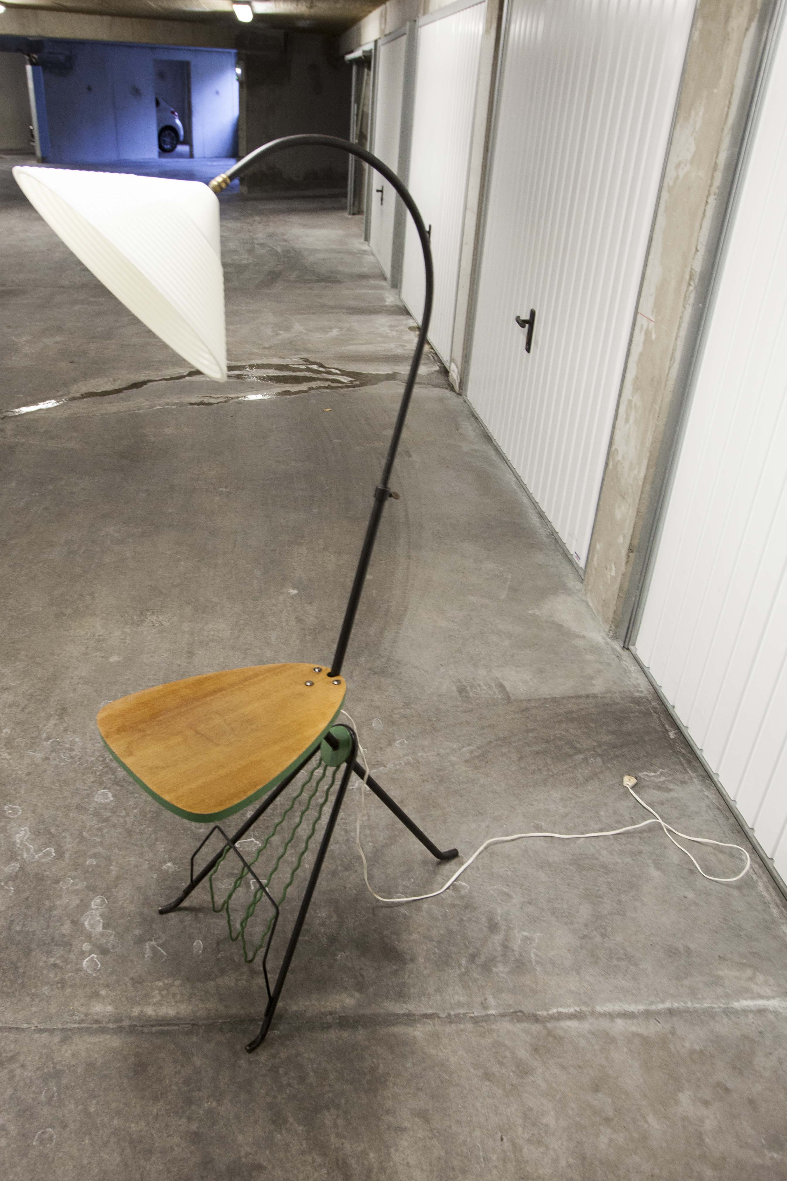 Floor lamp tripod Tablet door magazine 50 s
