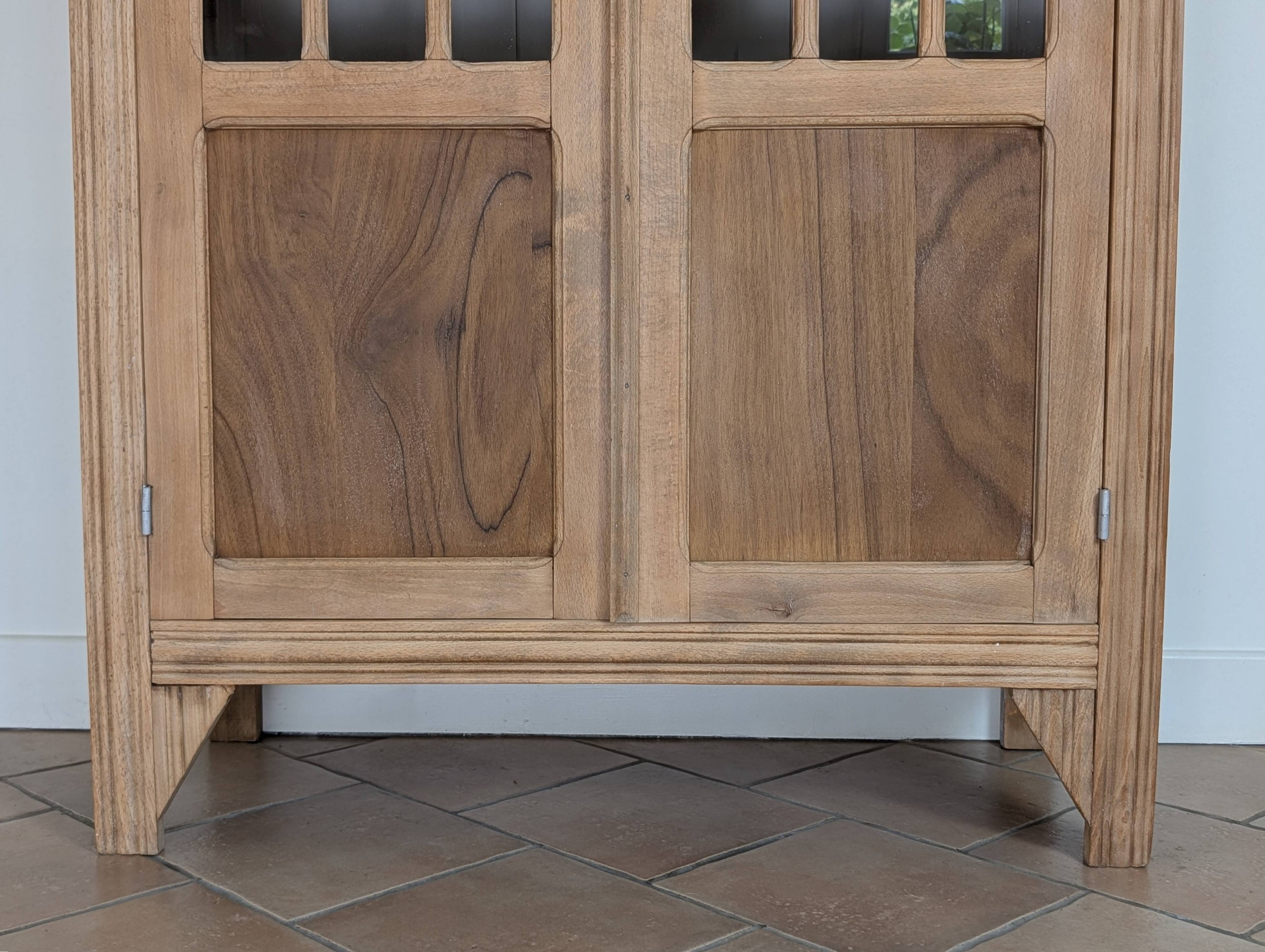 Armoire parisienne vitrée