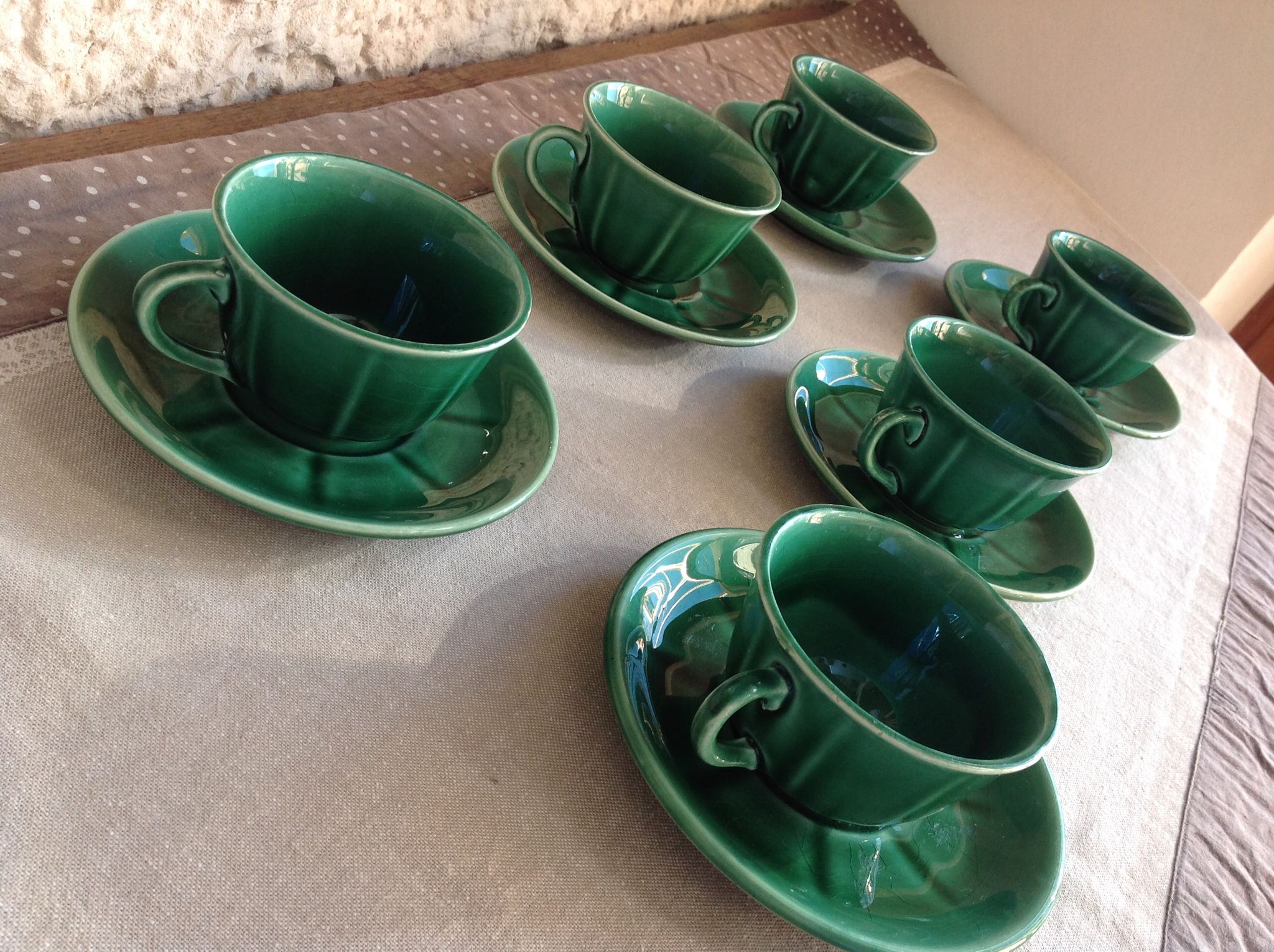 Suite of six cups and saucers green / vintage 50-60 years
