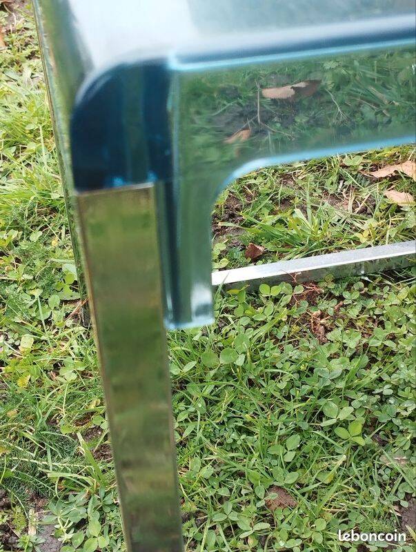 Table d’appoint vintage en plexiglas bleu et acier – Marc Berthier pour Prisunic