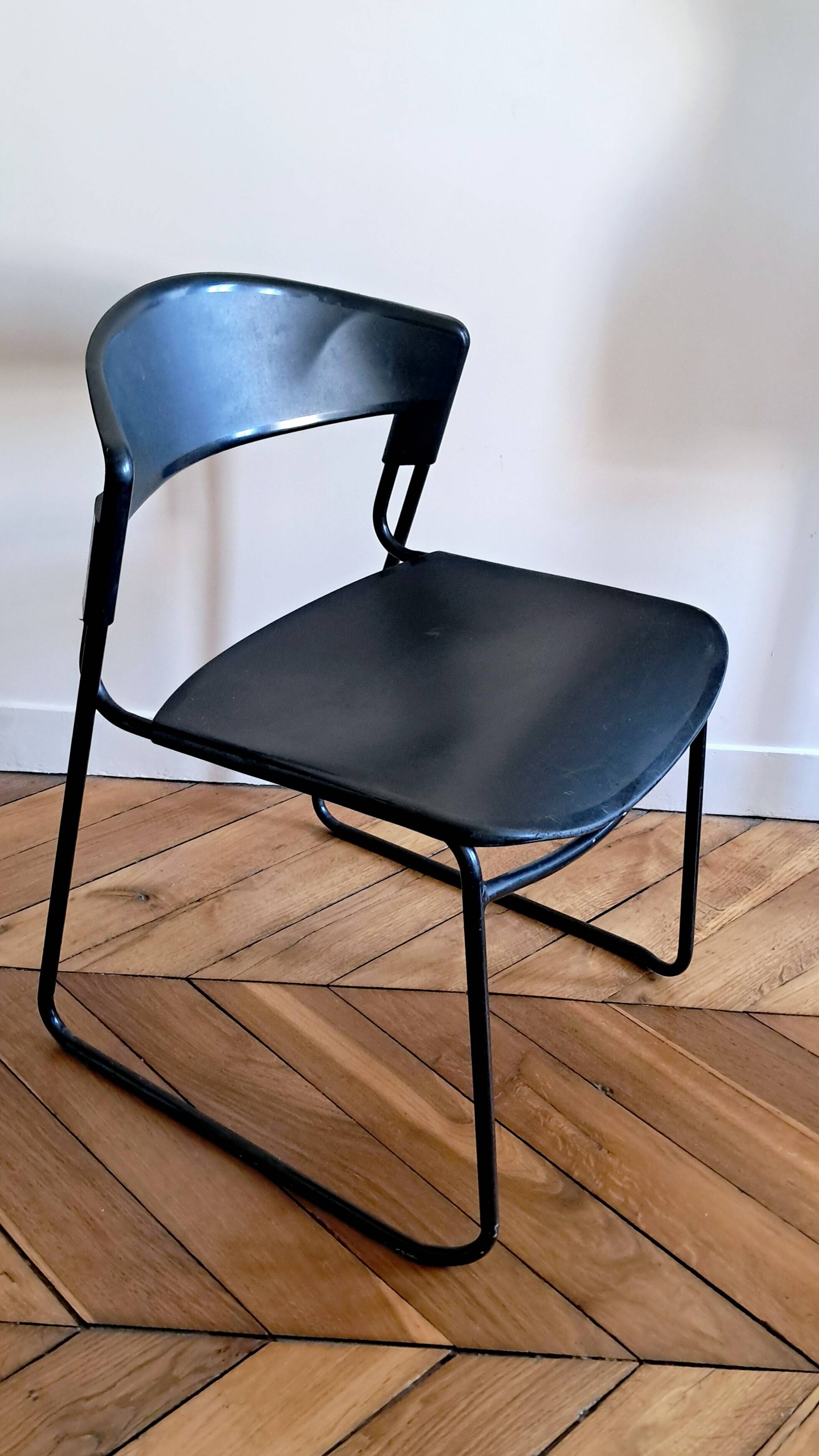 Black Assisa chair by Paolo FAVARETTO for Press Italy. 1980s
