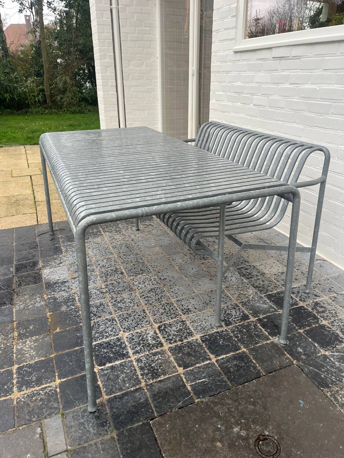 Palisade table and bench – HAY – Large size – Galvanised grey