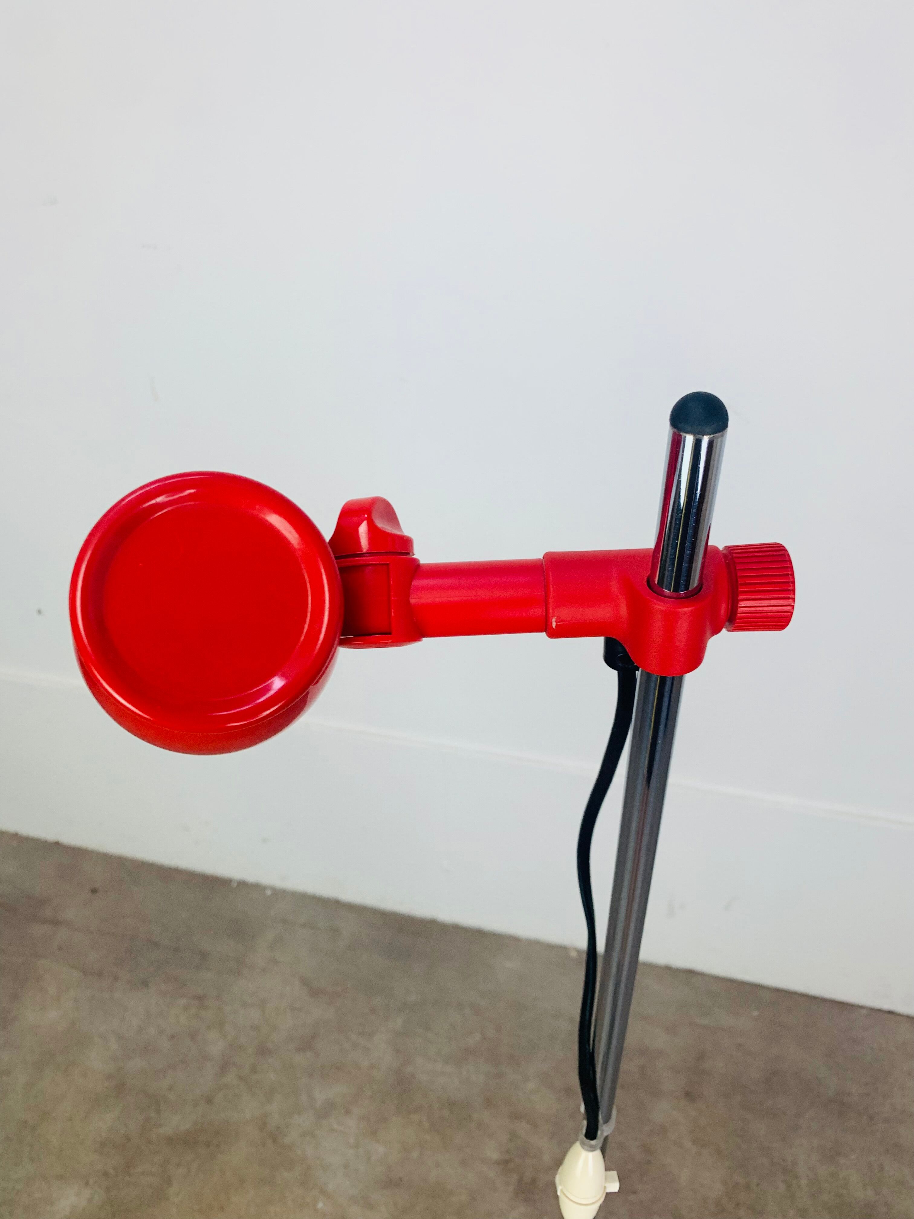 Miwi red metal spot floor lamp, vintage