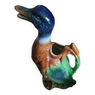 Duck pitcher