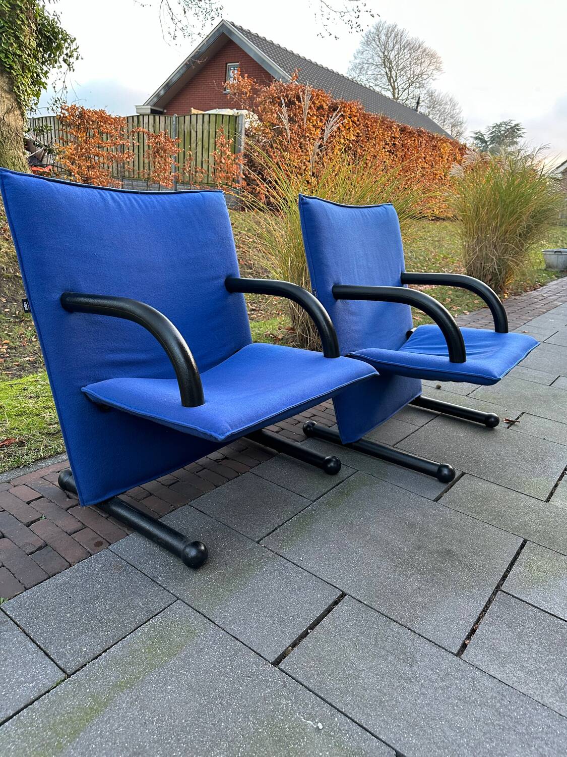 2 x Arflex T-Line sun loungers