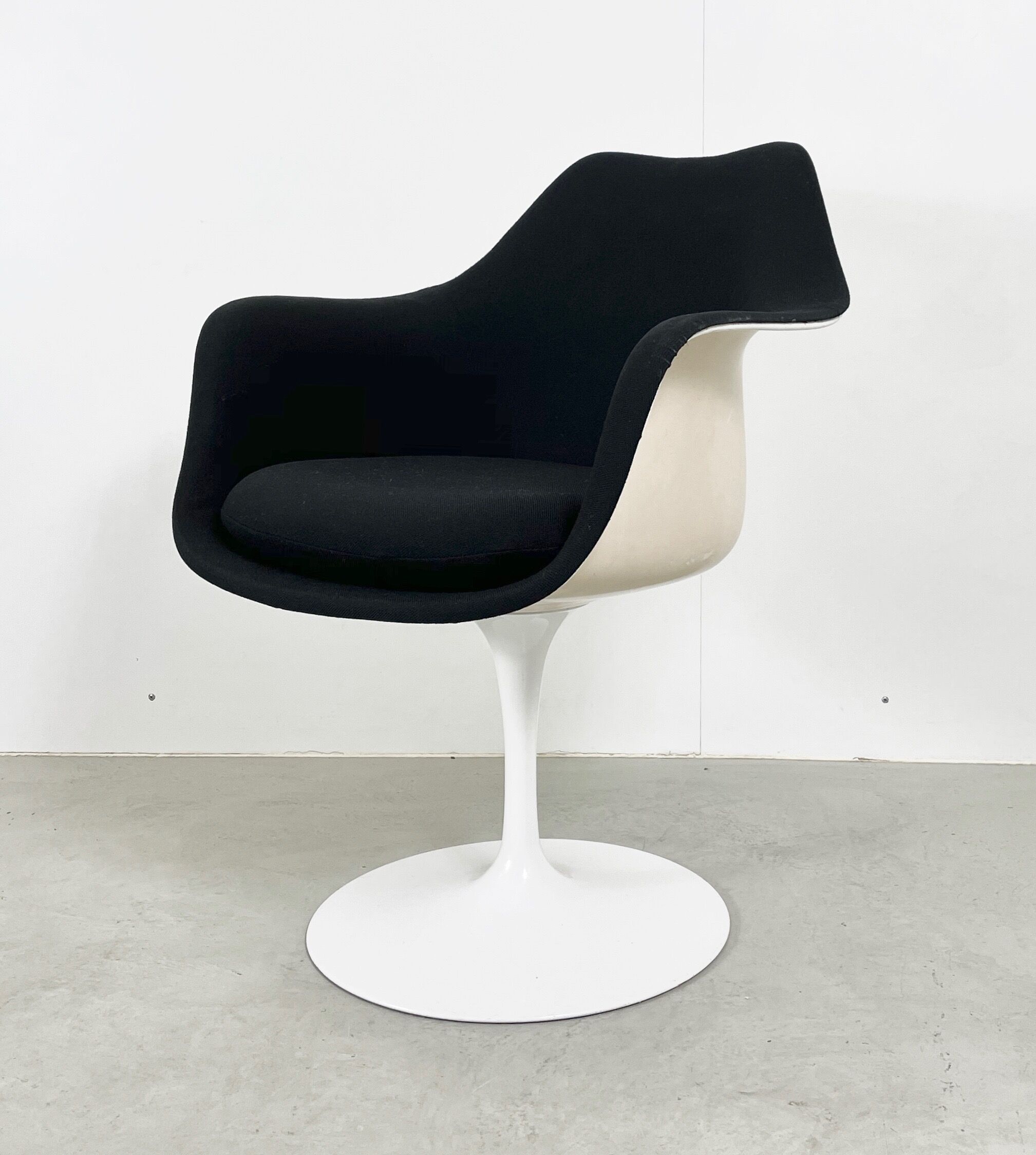 Fauteuil Tulip pivotant d'Eero Saarinen pour Knoll International