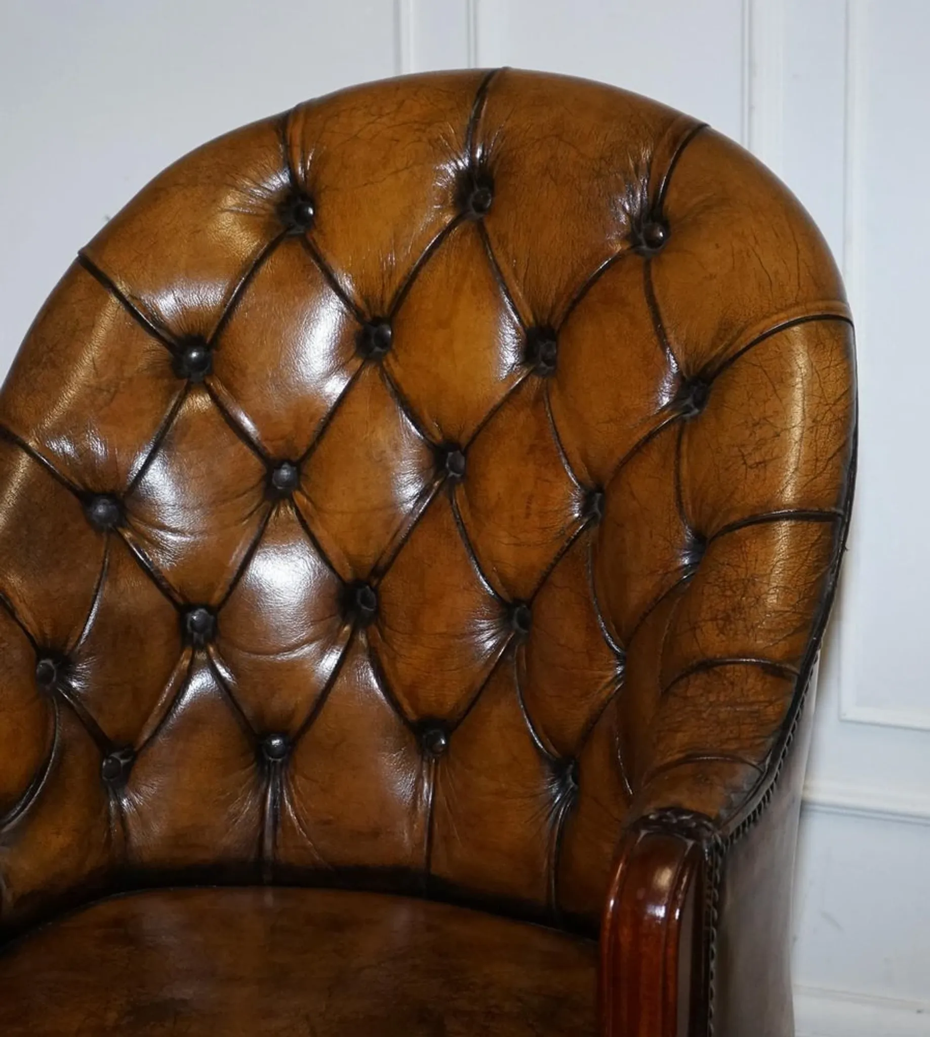 Antique Chesterfield Office Chair in Hand-Dyed Leather in Georgian Style
