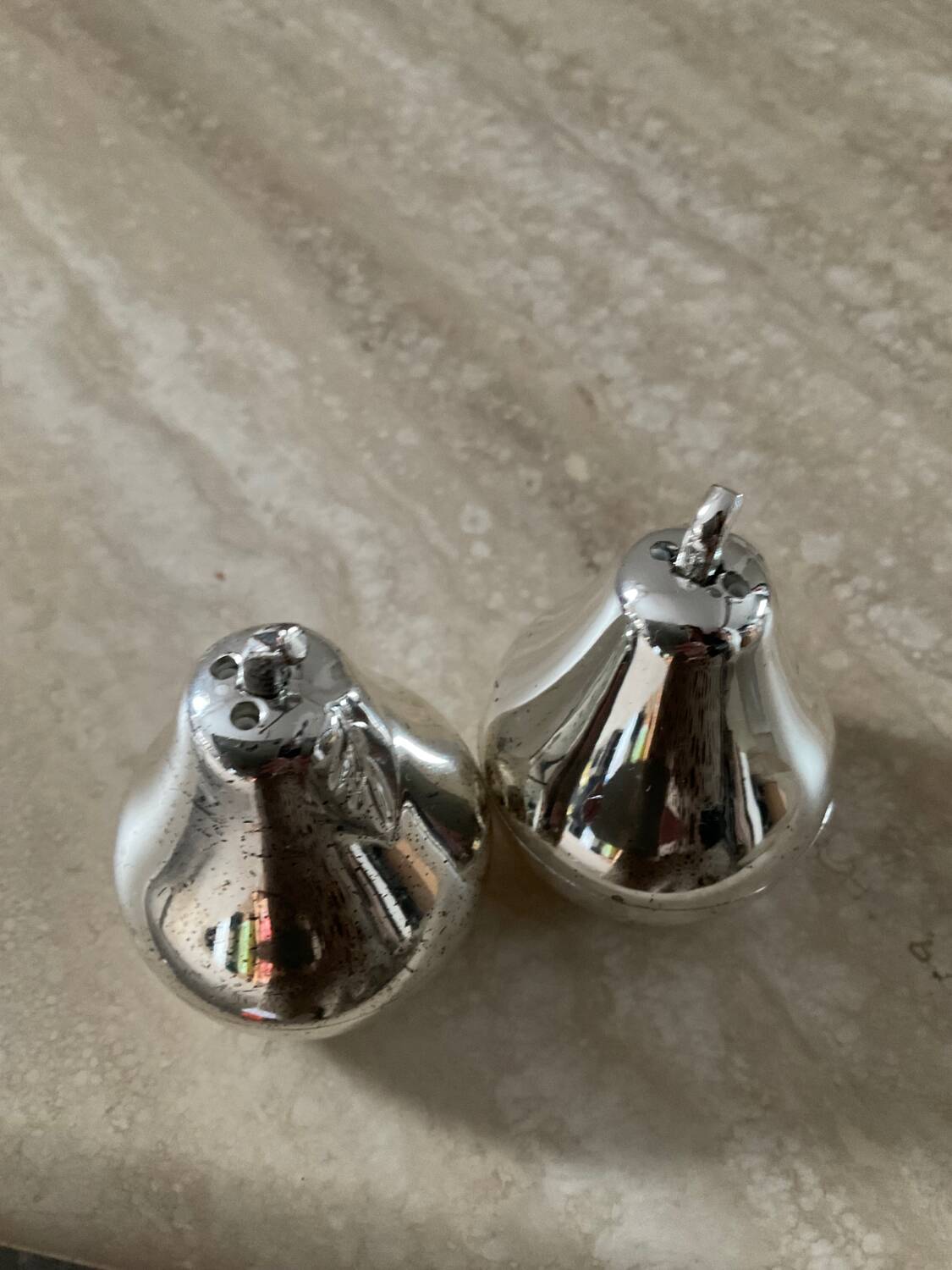 Vintage salt and pepper shaker pears n silver metal