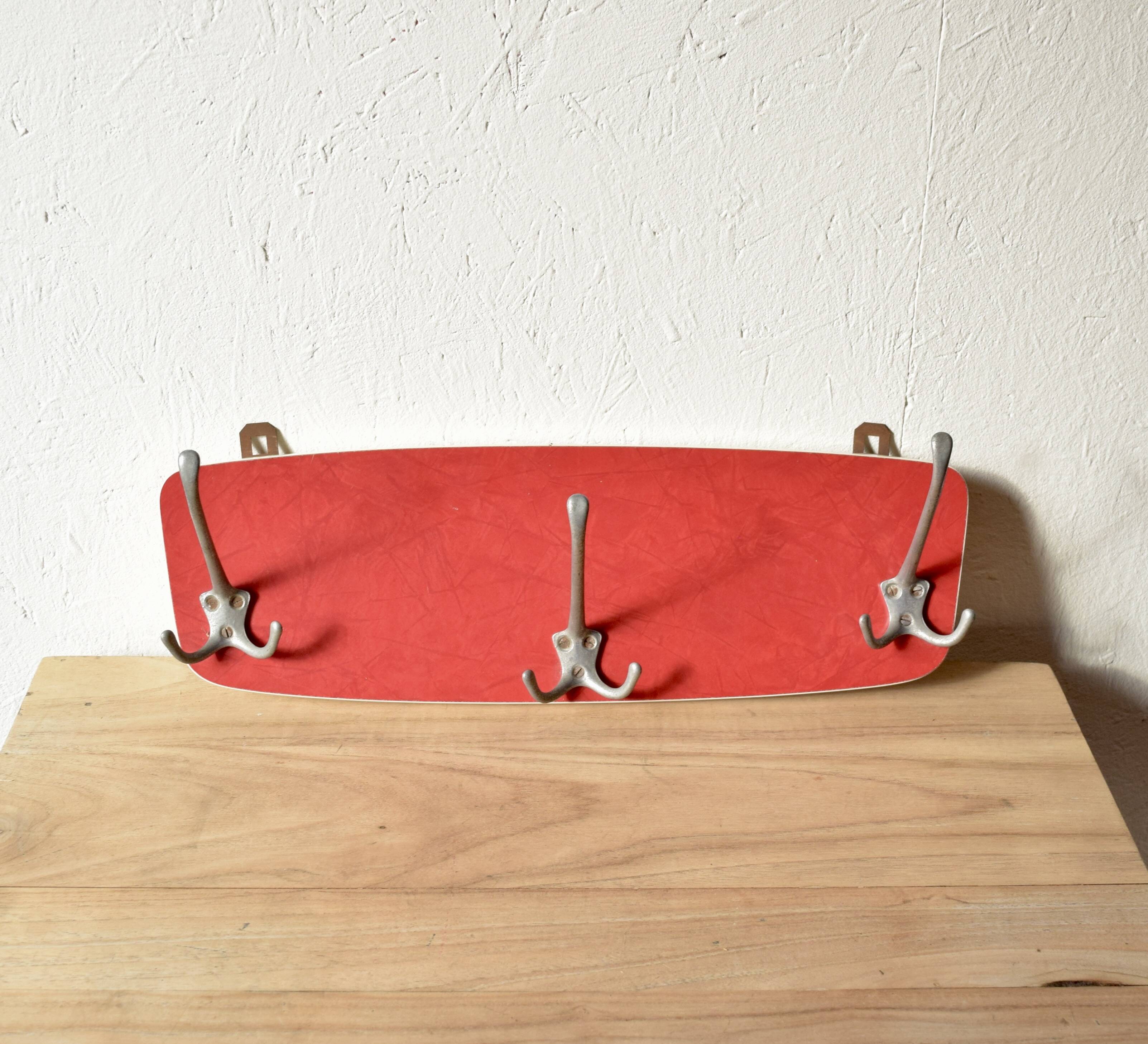 Vintage coat rack in red Formica - triple hook