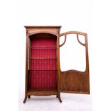 Vitrine Art Nouveau, France, ca. 1910.