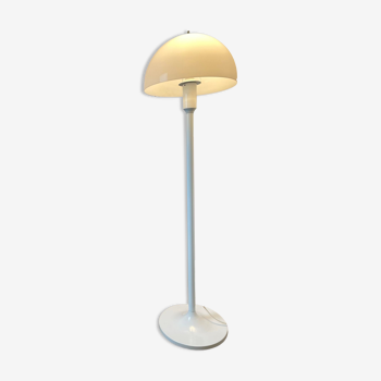 Scandinavian floor lamp