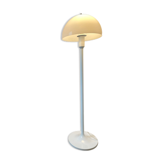 Scandinavian floor lamp