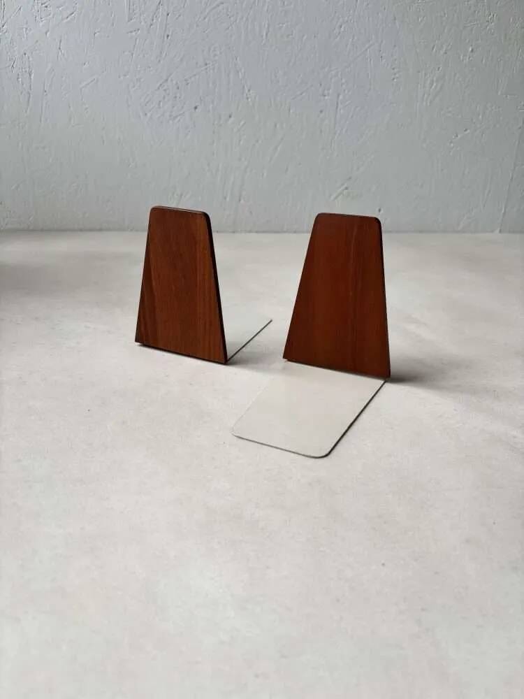 Kai Kristiansen bookends Feldballes Møbelfabrik in teak.