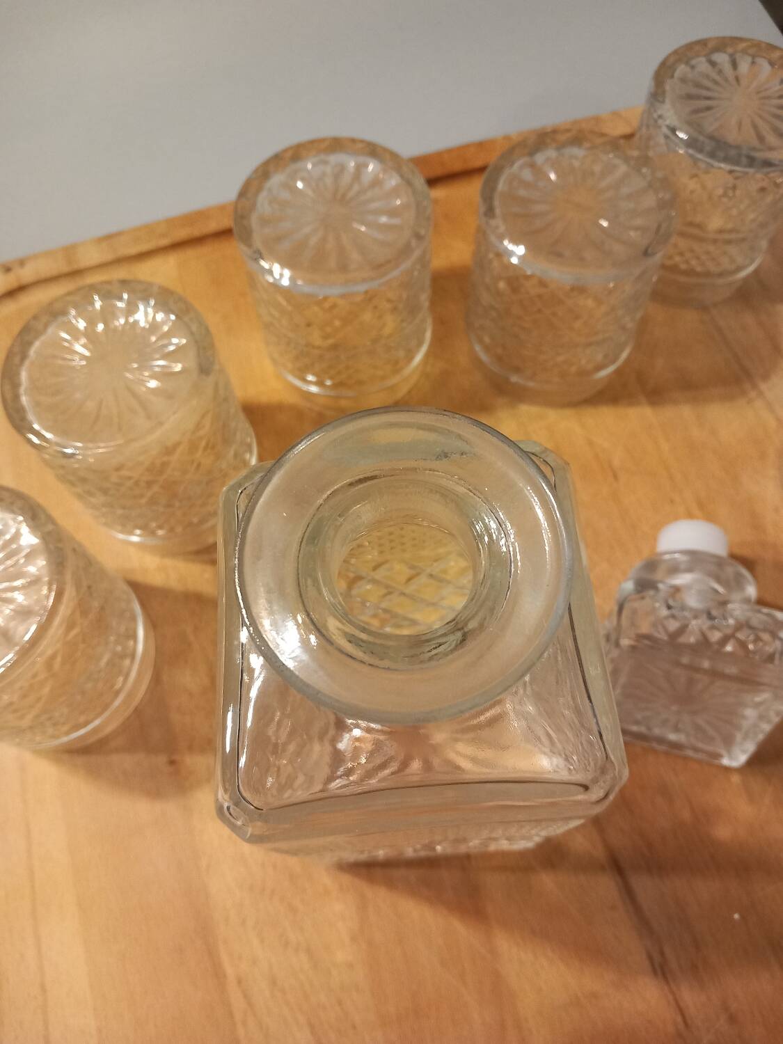 Whiskey service in glass carafe and 6 glasses