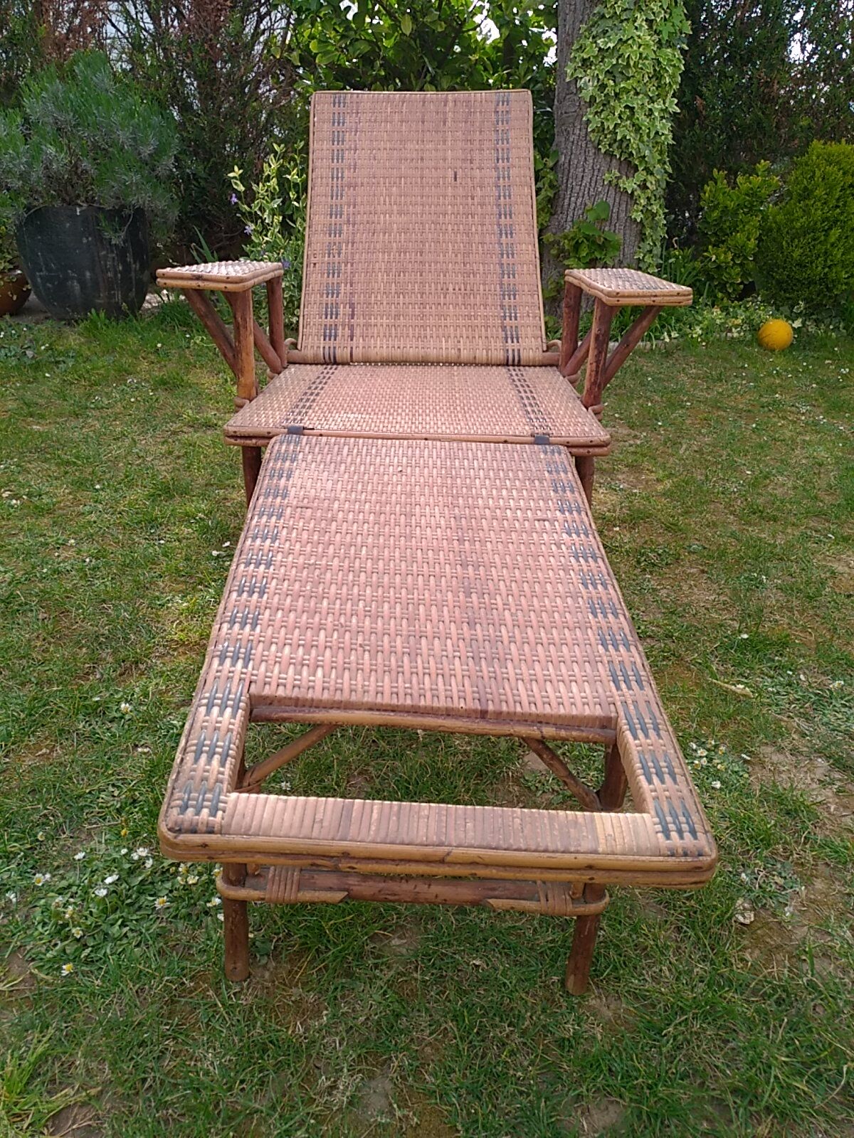 Vintage rattan long chair