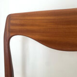 Set of 4 Scandinavian chairs in teak and fabric.