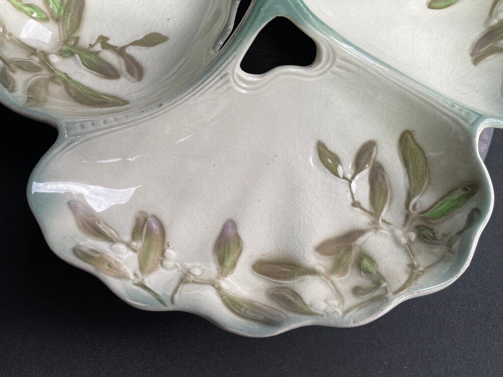 Faiencerie de Saint-Clément - Service dish "called beggar" - Art Deco - Earthenware - Mistletoe décor