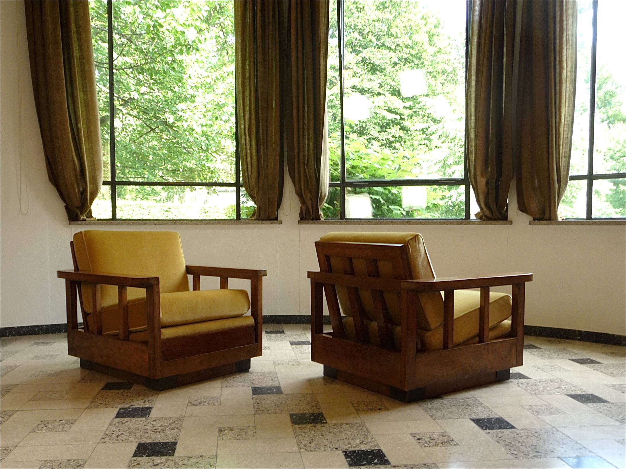 Set of 2 Cubist Art Déco Club Chairs in Wood and Velvet, Germany 1920s