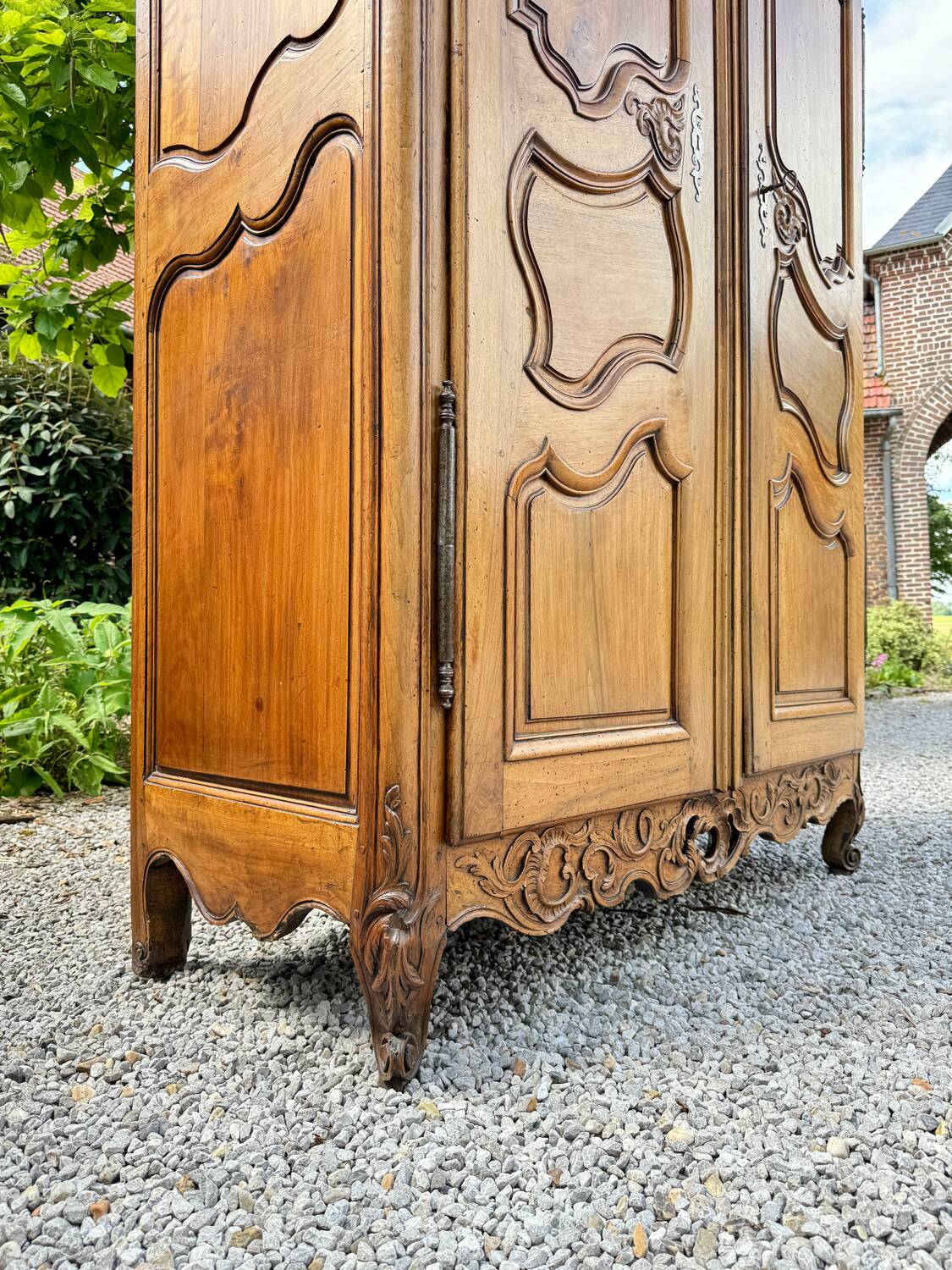 Provencal wedding armoire in walnut nîmes xviii eme century