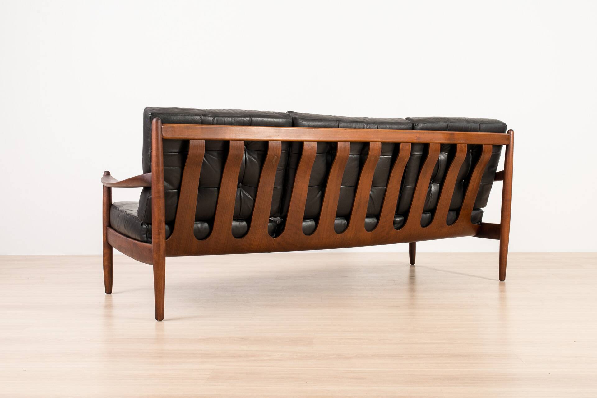 Scandinavian Three-Seat Sofa in Solid Wood and Black Leather, 1960s