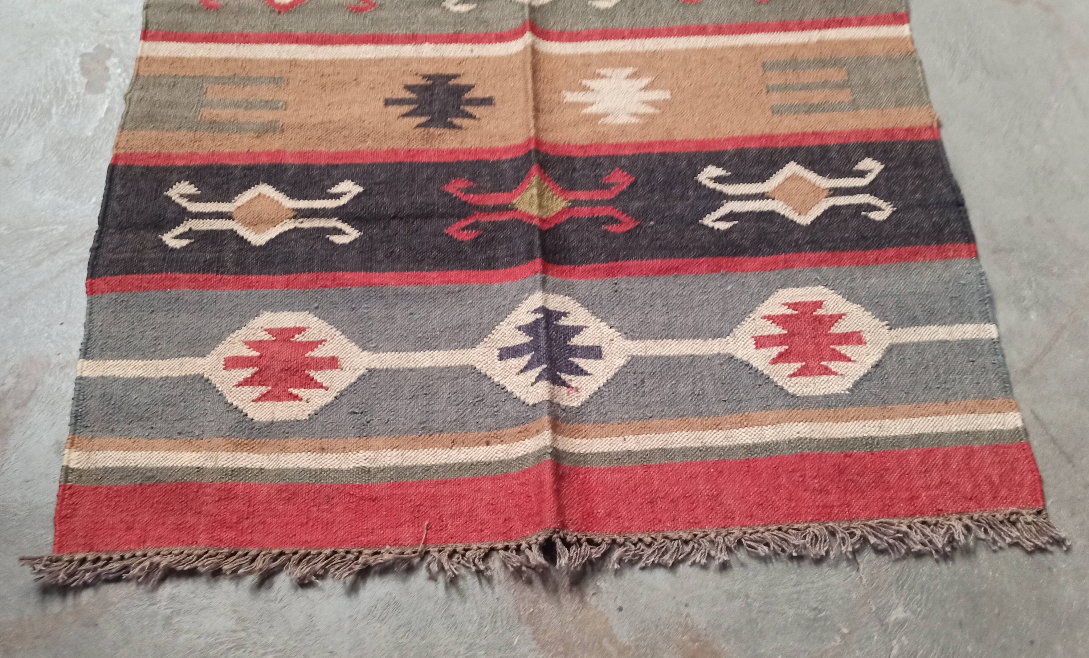 Kilim rug in jute and cotton. 125cm x 195cm