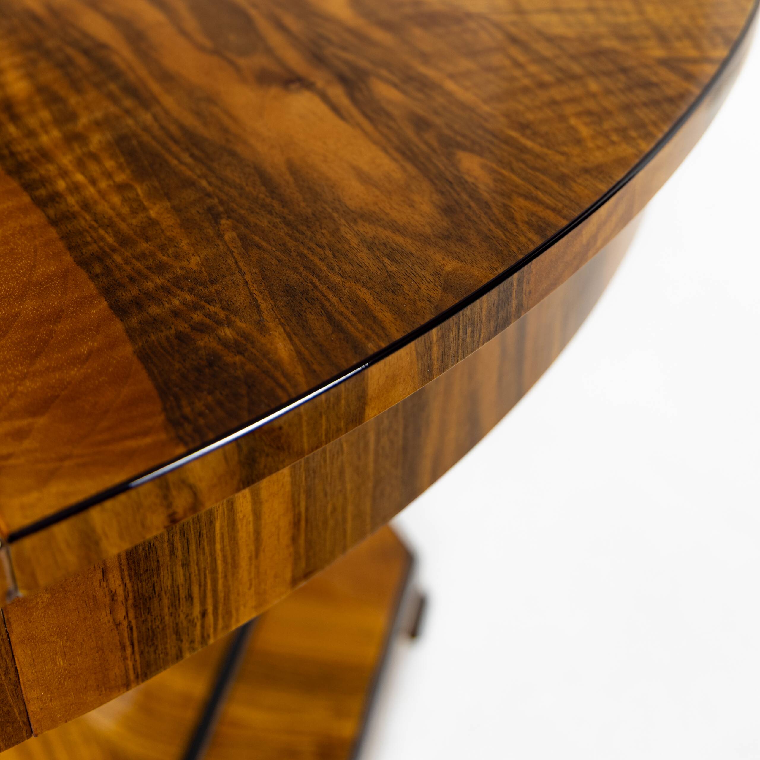 Extendable Biedermeier walnut round table - 1920-1939