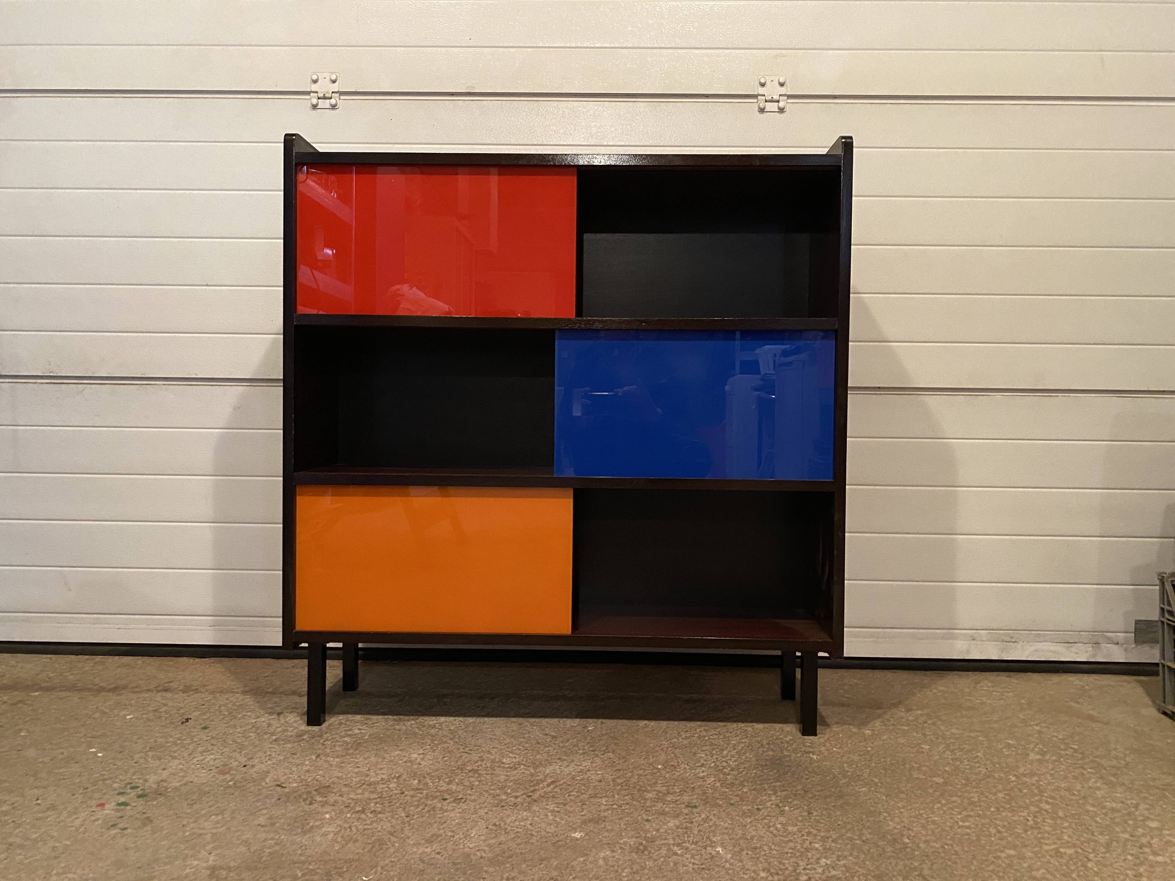 Vintage bookcase/showcase