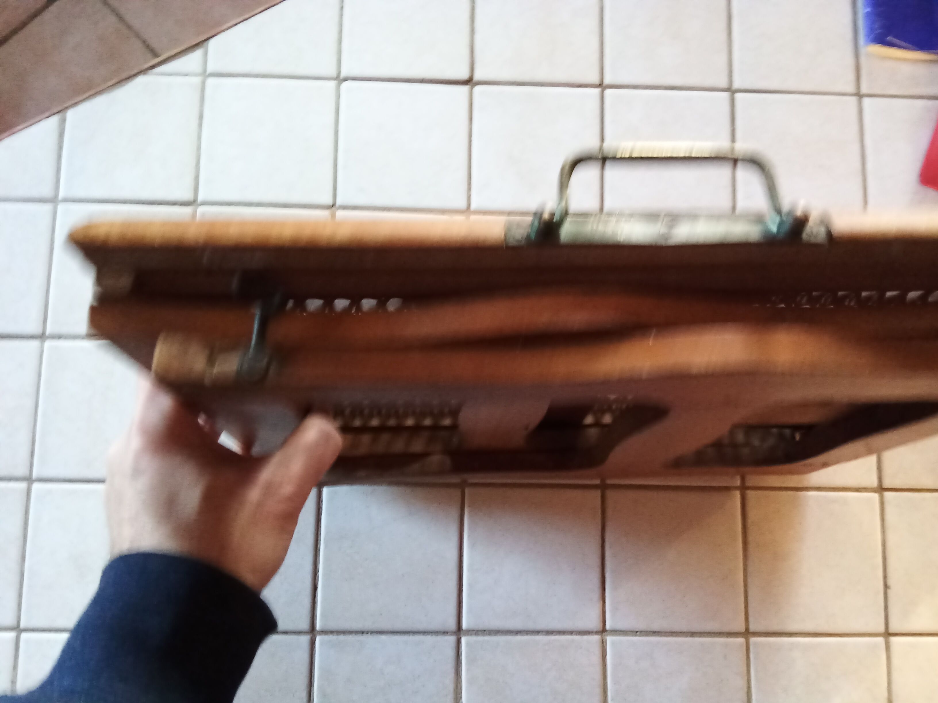 Antique foldable stool