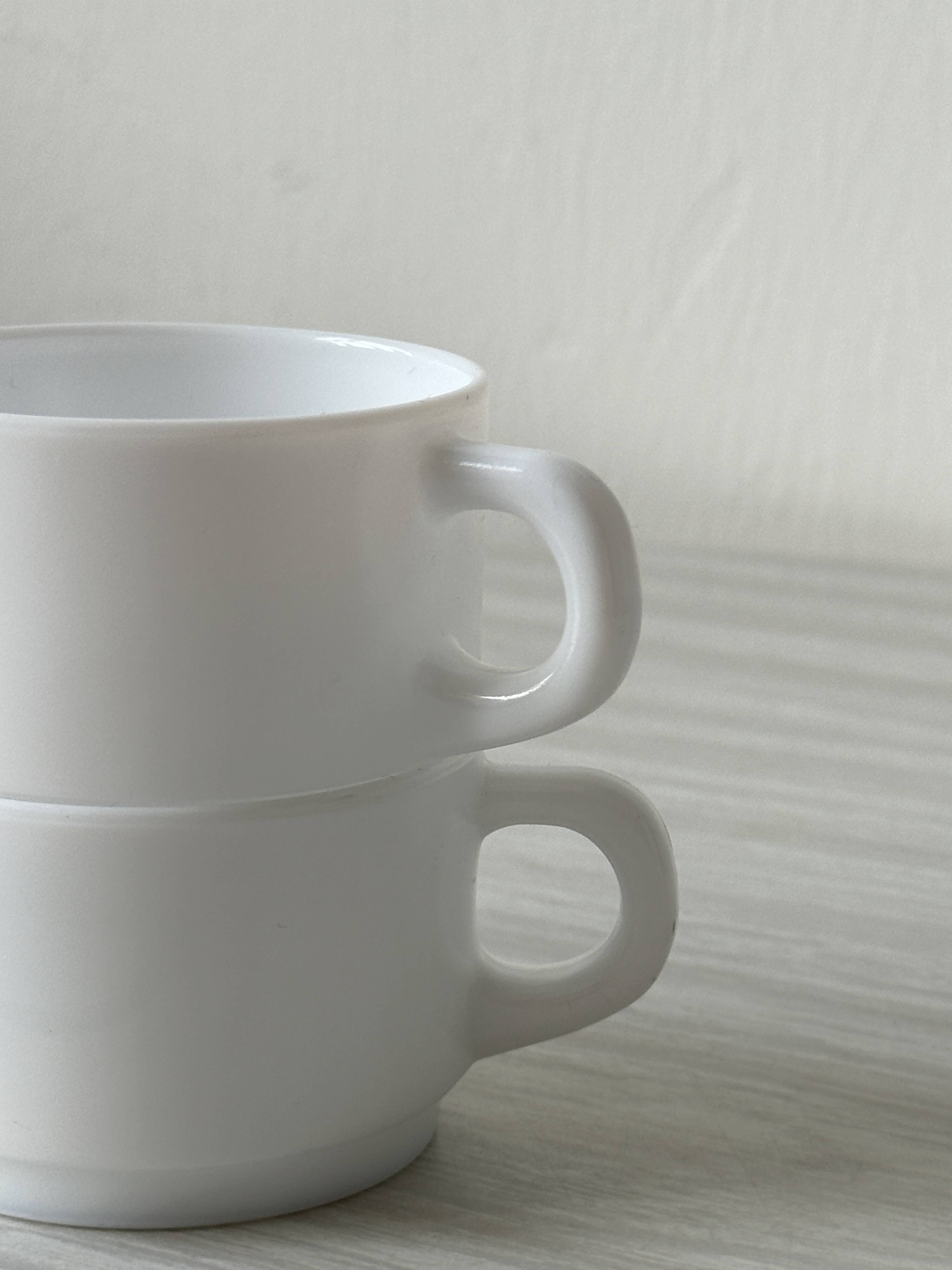 4 white retro espresso cups